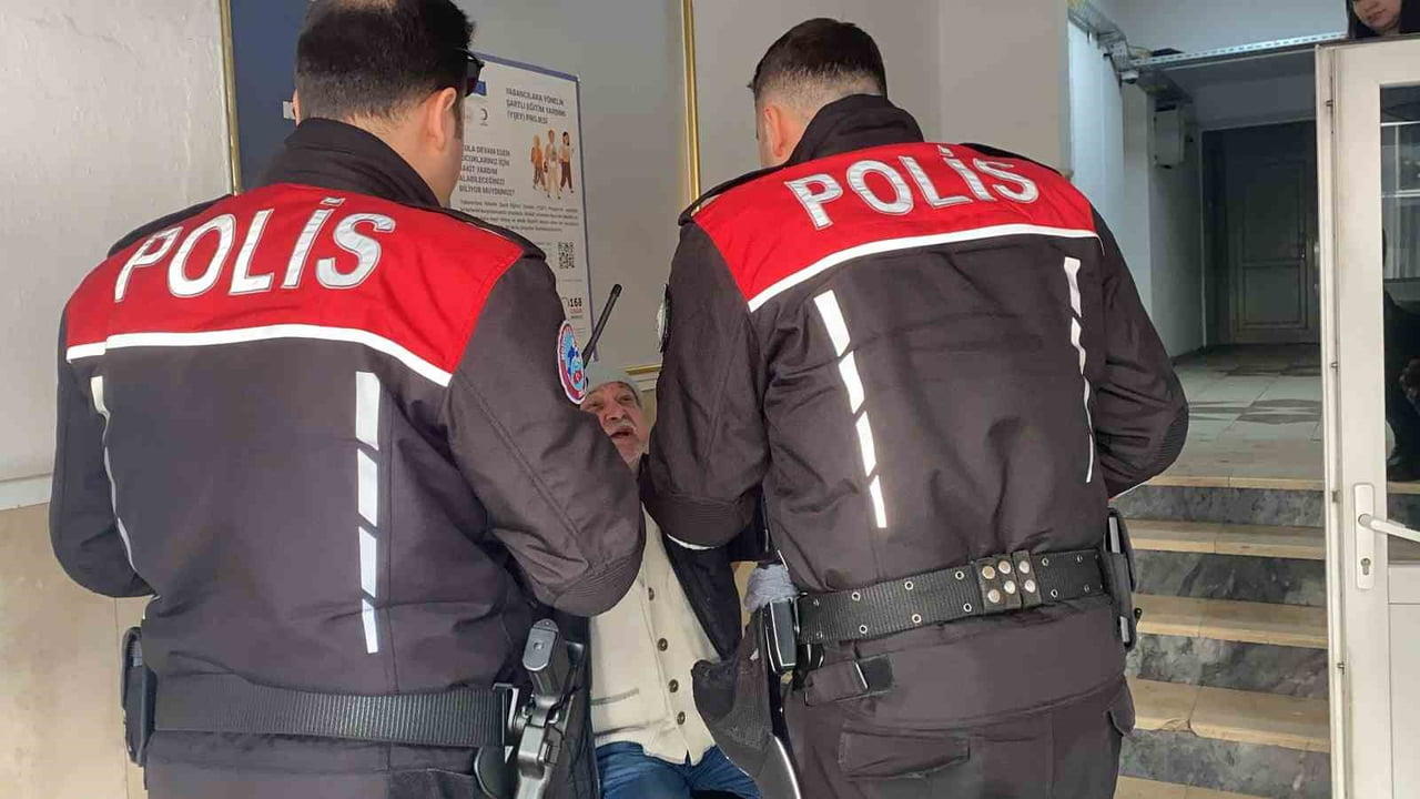 BOLU’DA SOSYAL YARDIMLAŞMA VE DAYANIŞMA VAKFI’NDAN (SYDV) BARINMA, GİYİM VE NAKDİ YARDIM ALDIĞI...