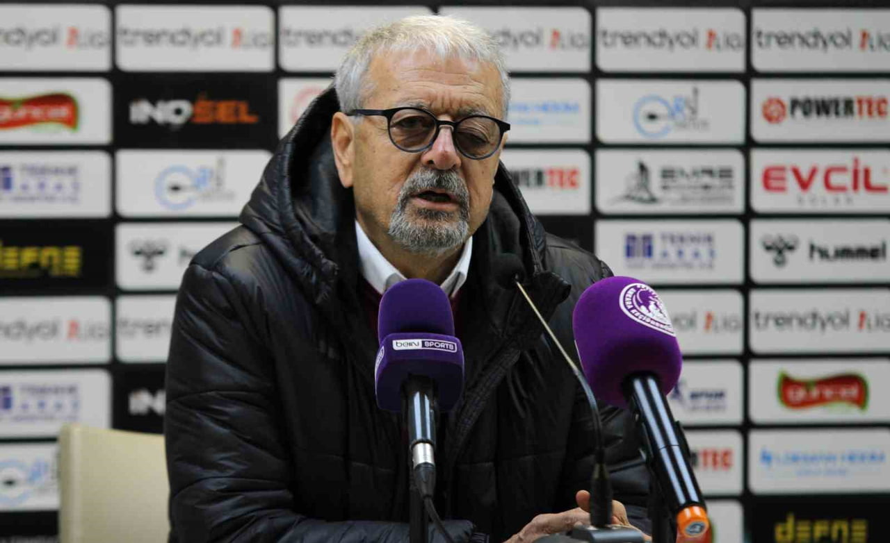 BOLUSPOR TEKNİK SORUMLUSU DİLAVER MUTLU, ANKARA KEÇİÖRENGÜCÜ KARŞISINDA MÜCADELEYLE OYUN TEMPOSUNU...