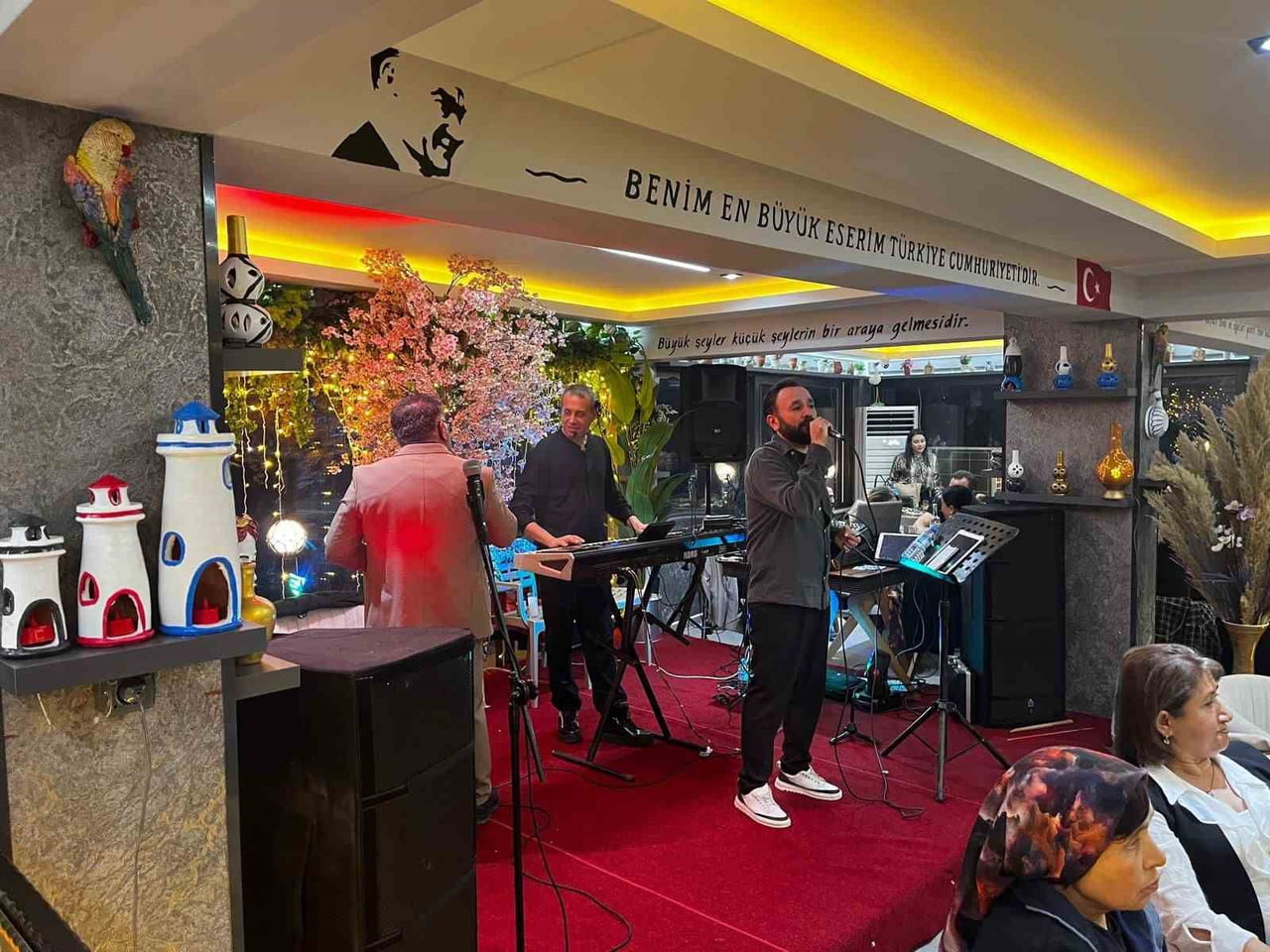 BOZDOĞANLILAR YENİ YILA COŞKUYLA GİRDİ