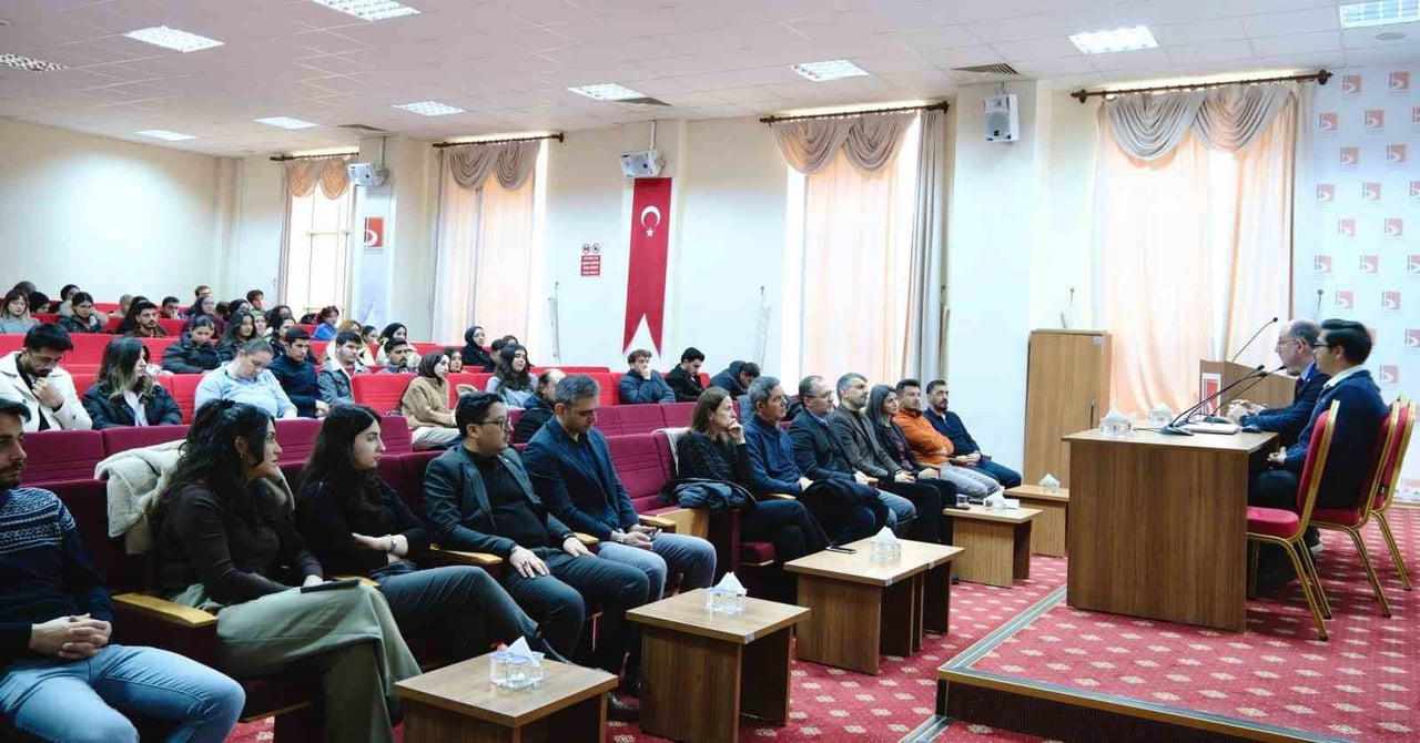 BŞEÜ’DE TARIMSAL ÖĞRETİMİN 180. YILI PANELLE ELE ALINDI