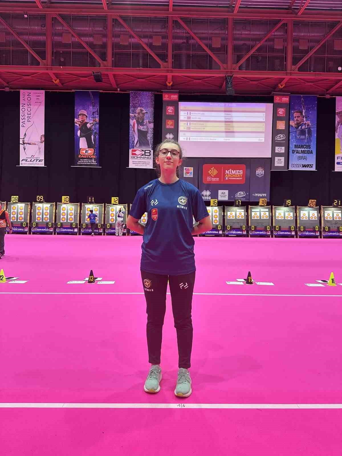 BURCU ÖNCEL, KENDİNDEN BÜYÜK RAKİPLERİ GEÇEREK DÜNYA 4.’SÜ OLDU.