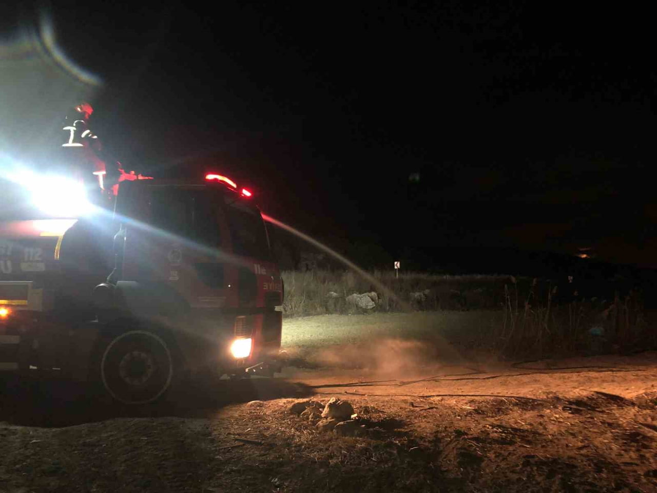 BURDUR'UN BUCAK İLÇESİNDE ÇIKAN ARAZİ YANGINI EKİPLER TARAFINDAN SÖNDÜRÜLDÜ.