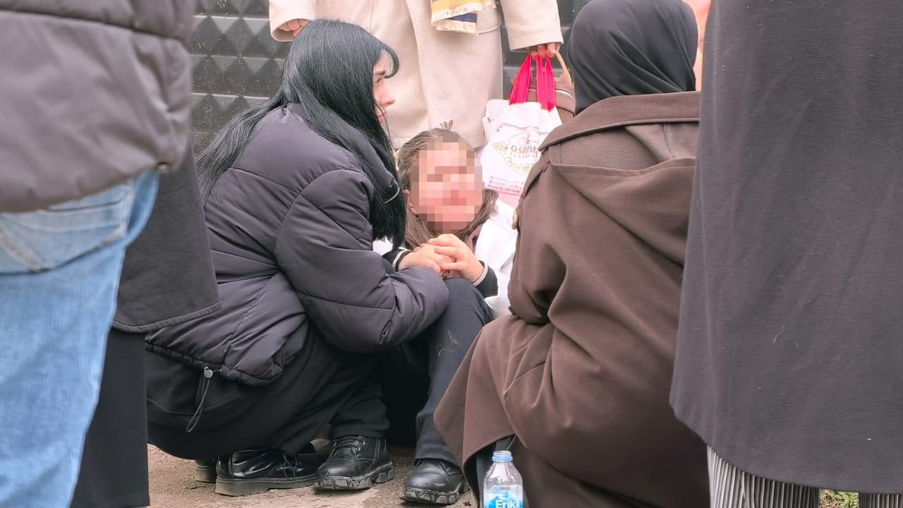 BURSA'NIN İNEGÖL İLÇESİNDE 2 OTOMOBİLİN ÇARPIŞMASI SONUCU 2 KİŞİ YARALANDI. ANNESİYLE BİRLİKTE...