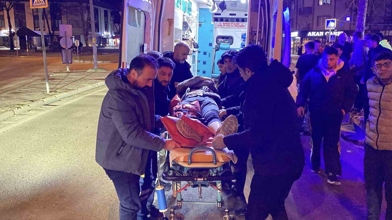 BURSA'NIN İNEGÖL İLÇESİNDE MEYDANA GELEN KAZADA OTOMOBİL İLE MOTOSİKLET ÇARPIŞTI: 2 KİŞİ...