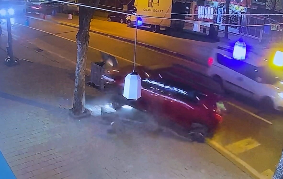 BURSA'NIN İNEGÖL İLÇESİNDE MEYDANA GELEN KAZADA OTOMOBİL İLE MOTOSİKLET ÇARPIŞTI: 2 KİŞİ...