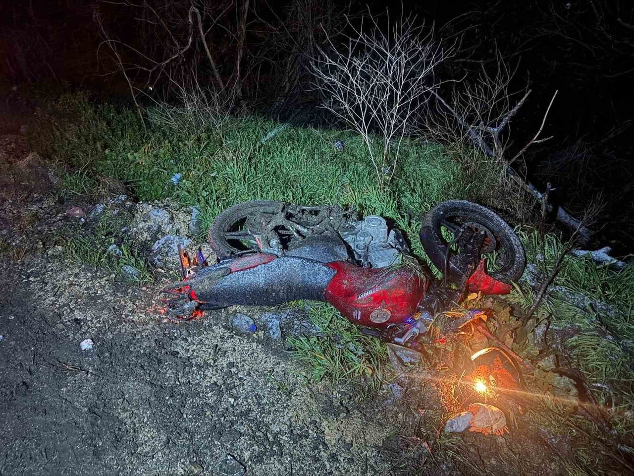 BURSA'NIN ORHANGAZİ İLÇESİNDE DÜN GECE YARISI MEYDANA GELEN MOTOSİKLET KAZASINDA 31 YAŞINDAKİ GENÇ...