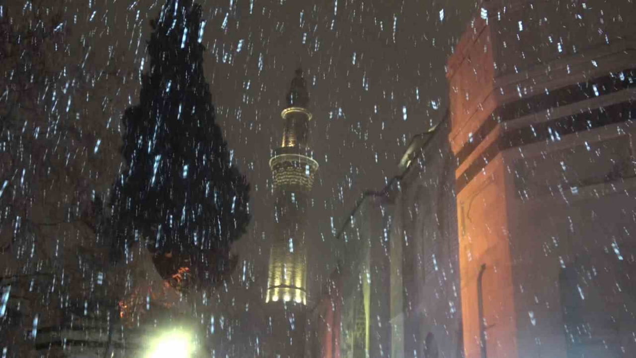 BURSA’DA 2026 YILININ İLK SABAH NAMAZINDA BİNLERCE VATANDAŞ, YILIN İLK KARIYLA BİRLİKTE TARİHİ...