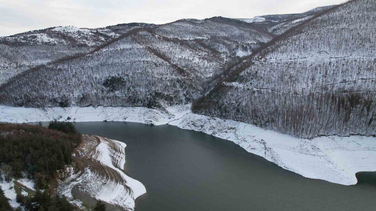 BURSA’DA ETKİLİ OLAN KAR YAĞIŞLARI BARAJLARA DA OLUMLU YANSIDI. DOĞANCI BARAJI’NDA DRONE İLE...