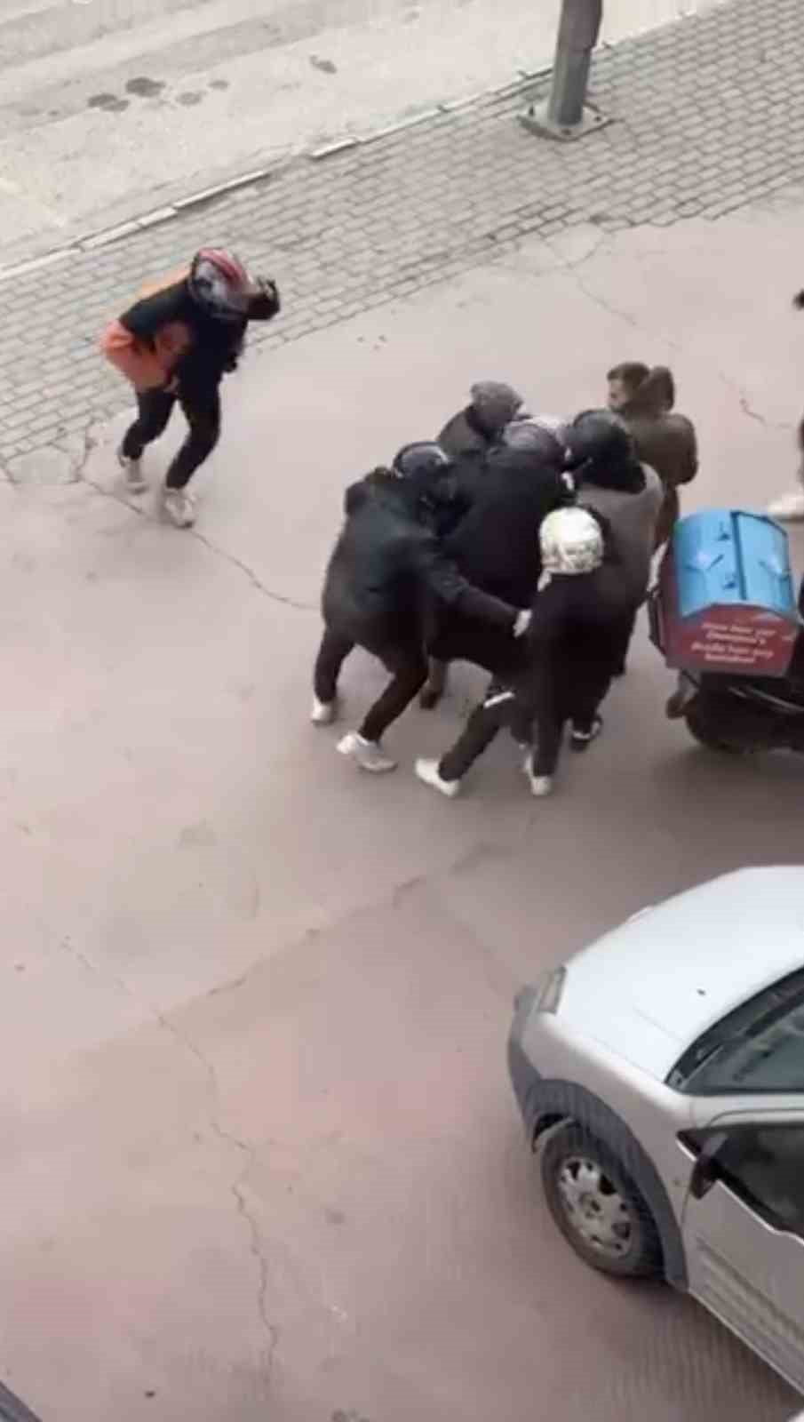 BURSA’DA LODOSA YAKALANAN YAŞLI KADINA KURYELER SİPER OLDU  - GÖKÇİN ÖDÜL/BURSA-İHA