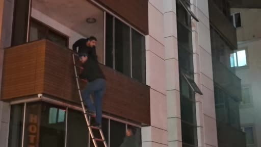 Bursa’da otel yangını… Mahsur kalanlar var