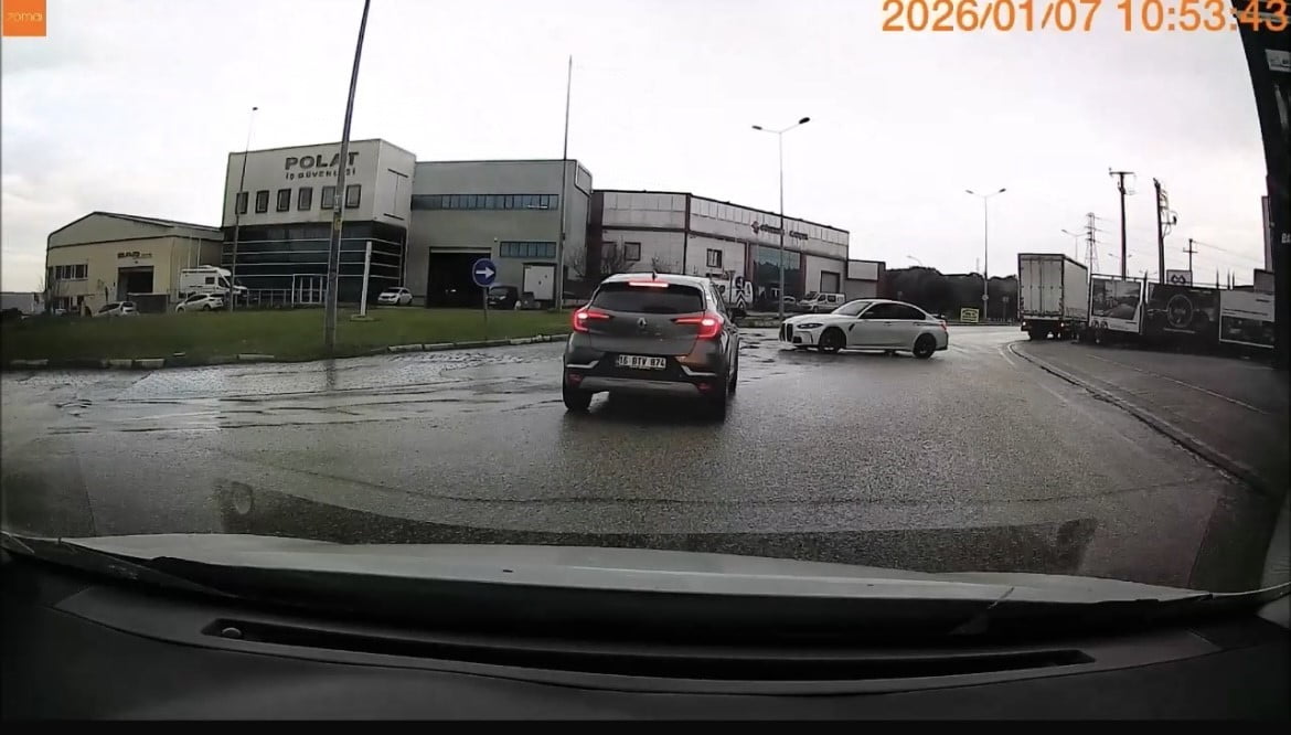 BURSA’DA "ARACI SATTIM, CEZA YEMEM" DEDİ: CADDE ORTASINDA DRİFTİN BEDELİ 58 BİN TL OLDU