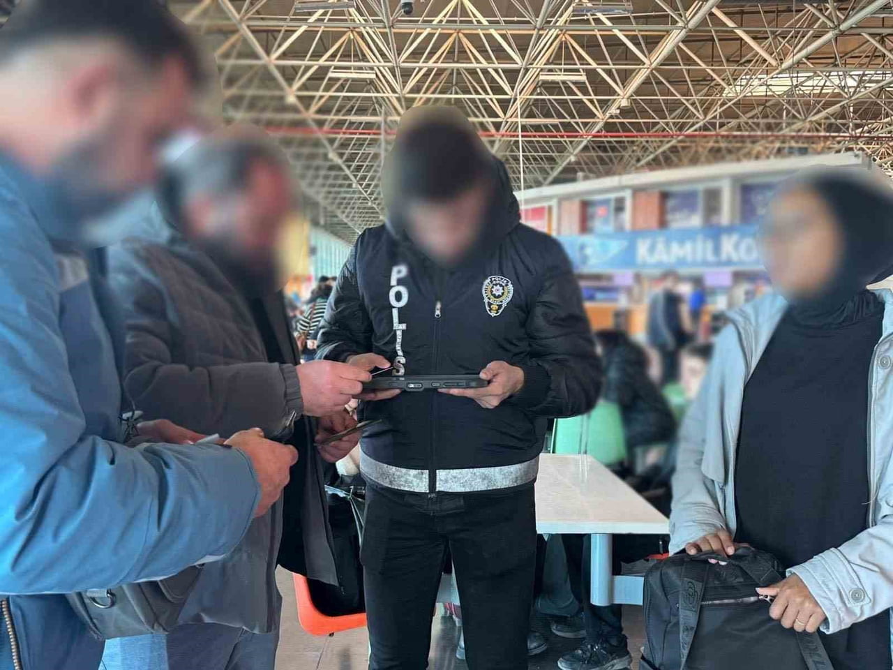 BURSA EMNİYET MÜDÜRLÜĞÜ EKİPLERİNCE, KAMU DÜZENİ VE GÜVENLİĞİNİN SAĞLANMASI, SUÇ VE SUÇLULARLA...