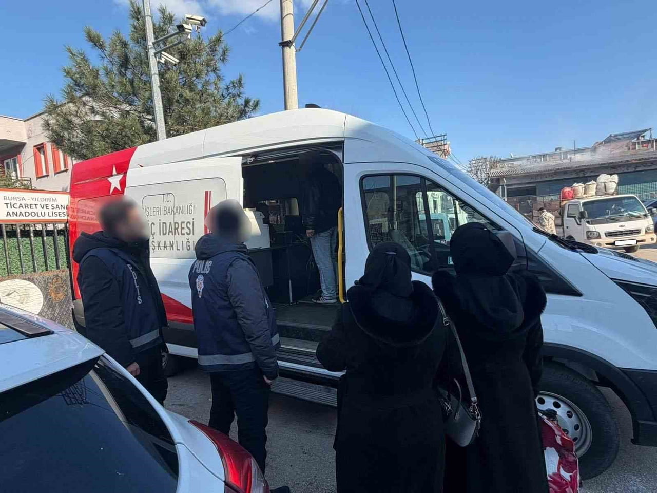 BURSA EMNİYET MÜDÜRLÜĞÜ EKİPLERİNCE, KAMU DÜZENİ VE GÜVENLİĞİNİN SAĞLANMASI, SUÇ VE SUÇLULARLA...