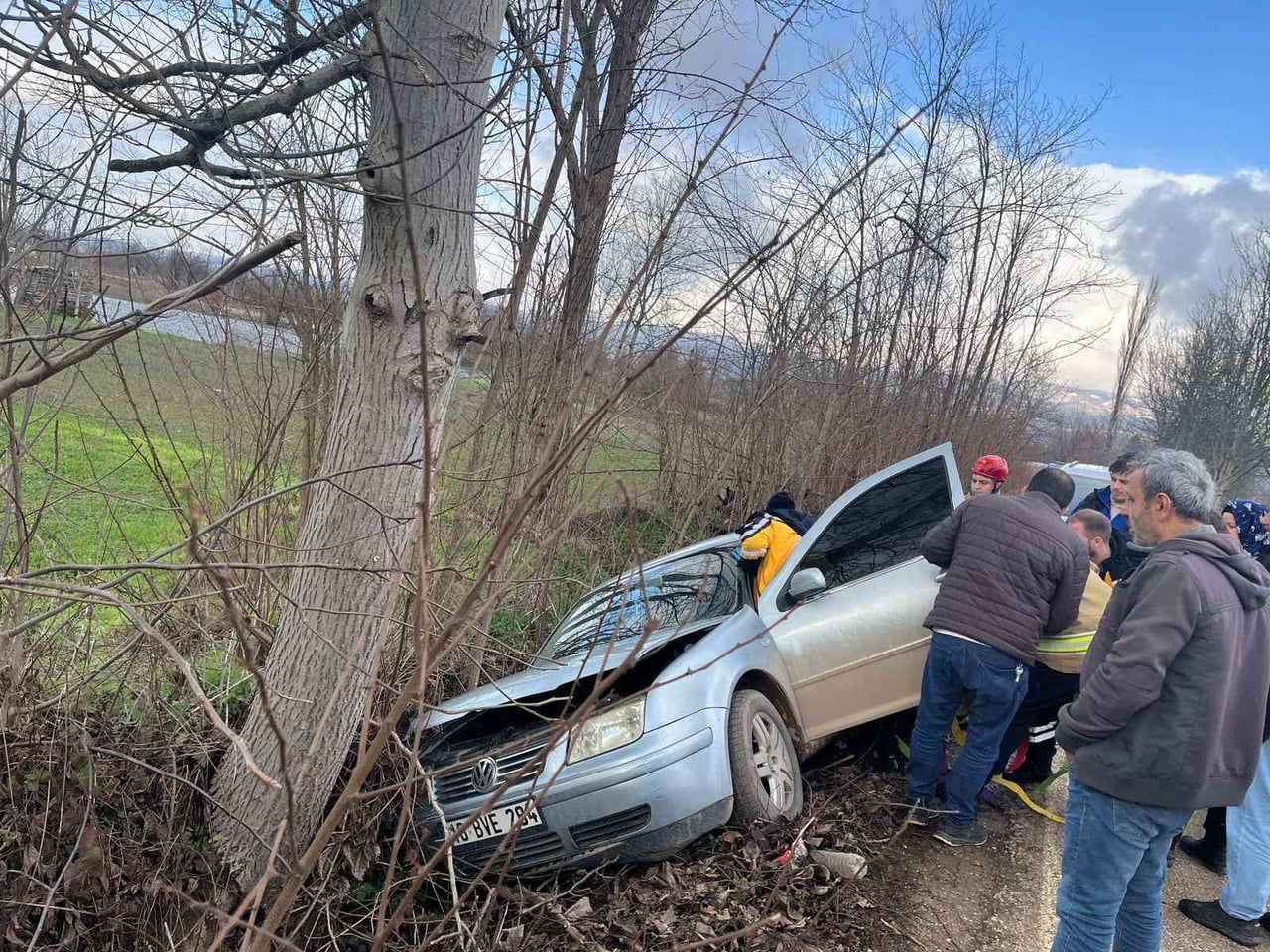 BURSA’NIN İNEGÖL İLÇESİNDE MEYDANA GELEN TEK TARAFLI KAZADA, DİREKSİYON HÂKİMİYETİNİ KAYBEDEN...