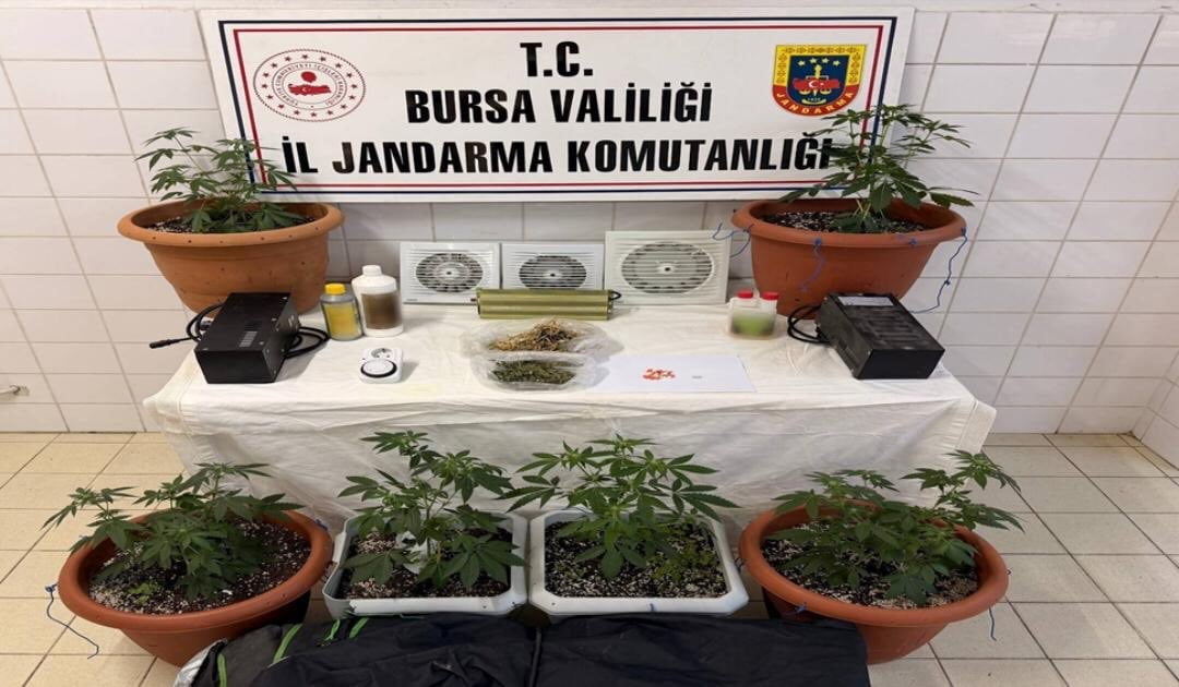 BURSA’NIN NİLÜFER İLÇESİNDE İL JANDARMA KOMUTANLIĞI EKİPLERİNCE GERÇEKLEŞTİRİLEN OPERASYON...