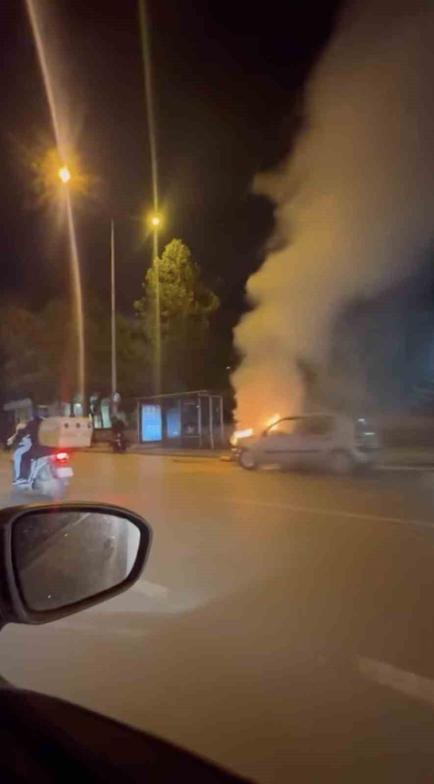 BURSA’NIN OSMANGAZİ İLÇESİNDE MERİNOS KAVŞAĞI’NDA SEYİR HALİNDEYKEN HENÜZ BİLİNMEYEN BİR NEDENLE...