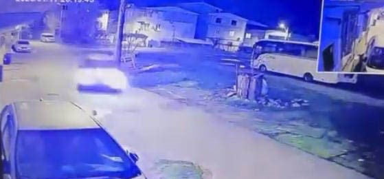 BURSA’NIN OSMANGAZİ İLÇESİNE BAĞLI PANAYIR MAHALLESİ’NDE MEYDANA GELEN KAZADA, SON SÜRAT GELEN BİR...