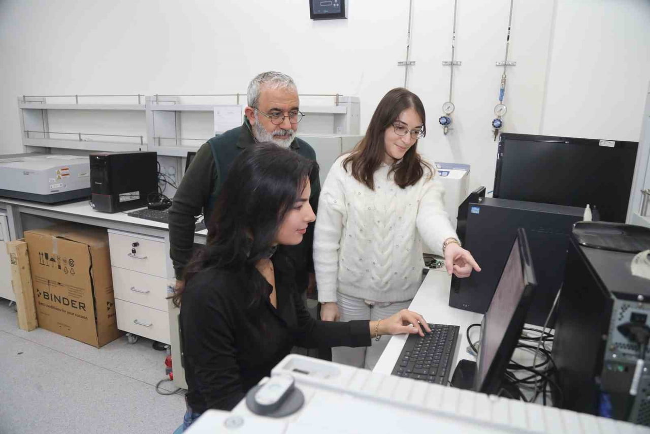 BURSA TEKNİK ÜNİVERSİTESİ (BTÜ) AKADEMİSYENLERİ, UYKU BOZUKLUĞU VE STRESLE MÜCADELEYE YÖNELİK...