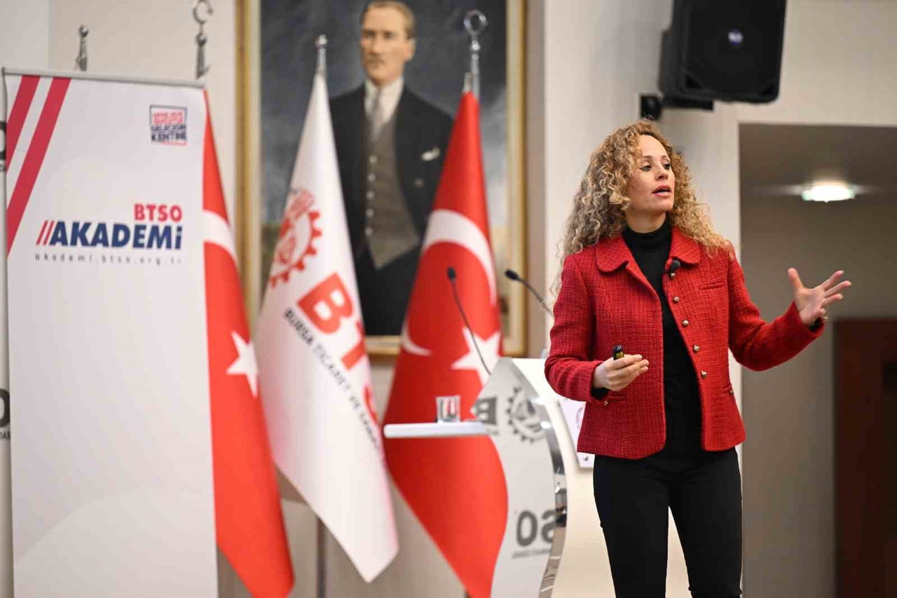 BURSA TİCARET VE SANAYİ ODASI AKADEMİ, 2025 YILINDA DA İŞ DÜNYASININ DEĞİŞEN İHTİYAÇLARINA YANIT...