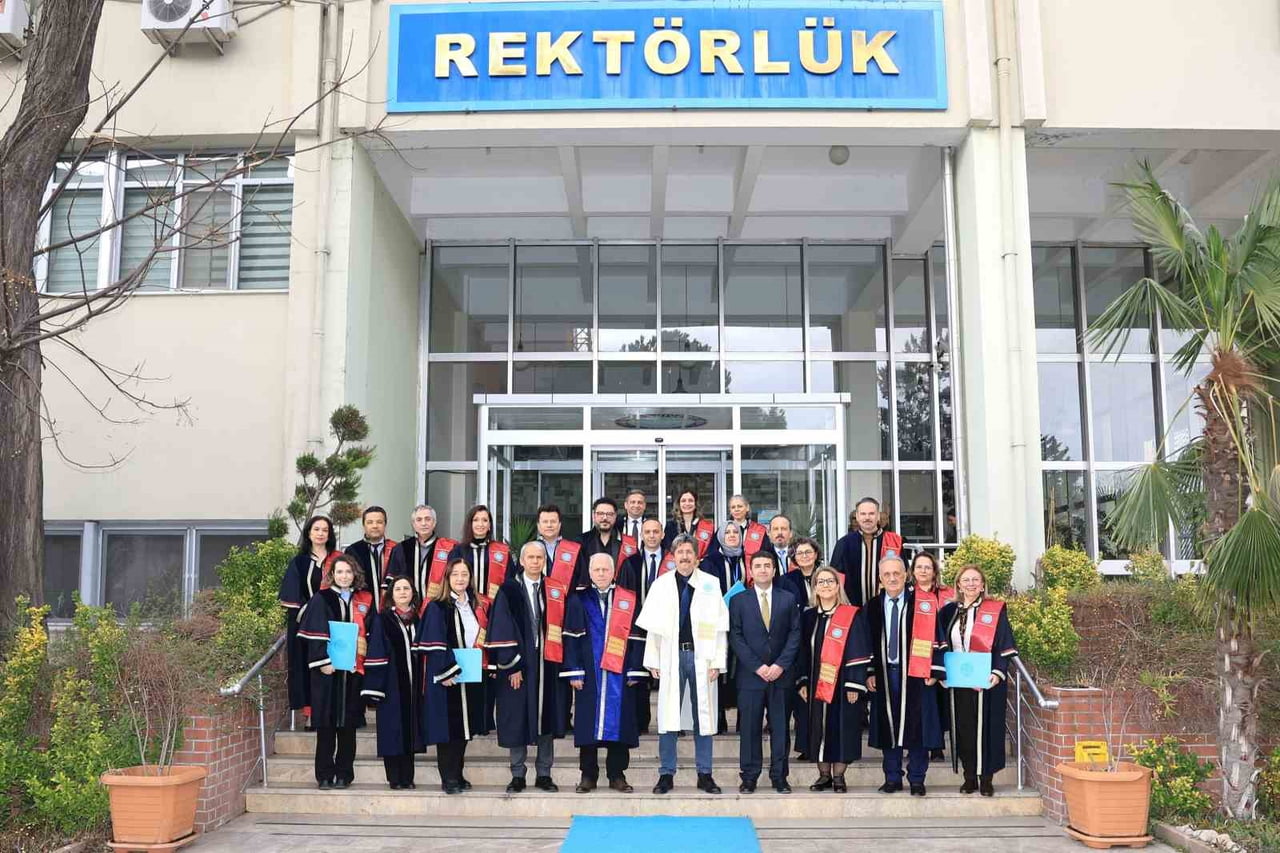 BURSA ULUDAĞ ÜNİVERSİTESİNDE (BUÜ) AKADEMİK YÜKSELME GÖSTEREN ÖĞRETİM ÜYELERİ İÇİN ÖZEL BİR BELGE...