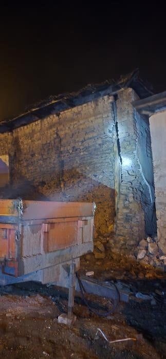 BURSA VE BALIKESİR’DE DEPREM ANI BÖYLE KAYDEDİLDİ