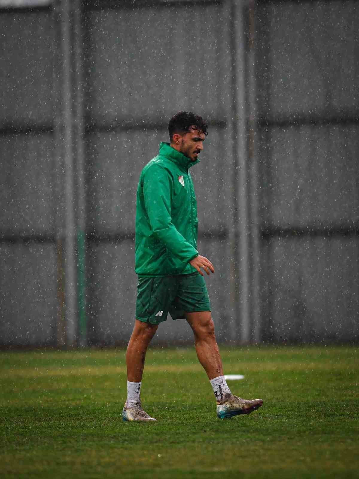 BURSASPOR, TFF 2. LİG’İN 22. HAFTASINDA SAHASINDA OYNAYACAĞI ADANASPOR KARŞILAŞMASININ...