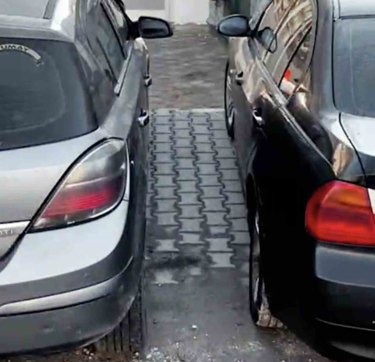 ÇANAKKALE’DE DÜZENLENEN OPERASYONDA 33 KAÇAK GÖÇMEN YAKALANDI, 5 ORGANİZATÖR TUTUKLANDI.