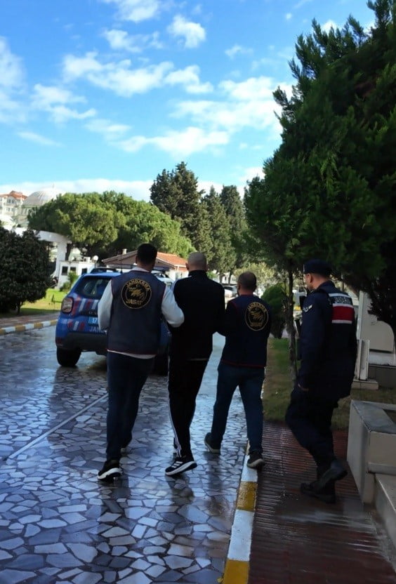 ÇANAKKALE’DE UYUŞTURUCU VE UYARICI MADDE TİCARETİ YAPMA VEYA SAĞLAMA SUÇUNDAN HAKKINDA KESİNLEŞMİŞ...