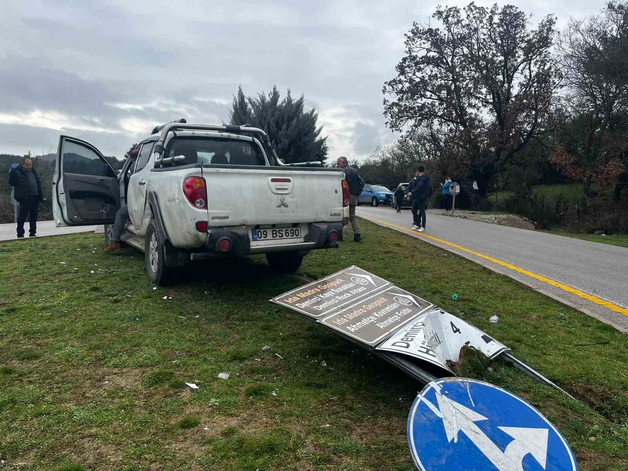 ÇANAKKALE’NİN AYVACIK İLÇESİNDE 2 HAFİF TİCARİ ARACIN ÇARPIŞMASI SONUCU 2 KİŞİ...