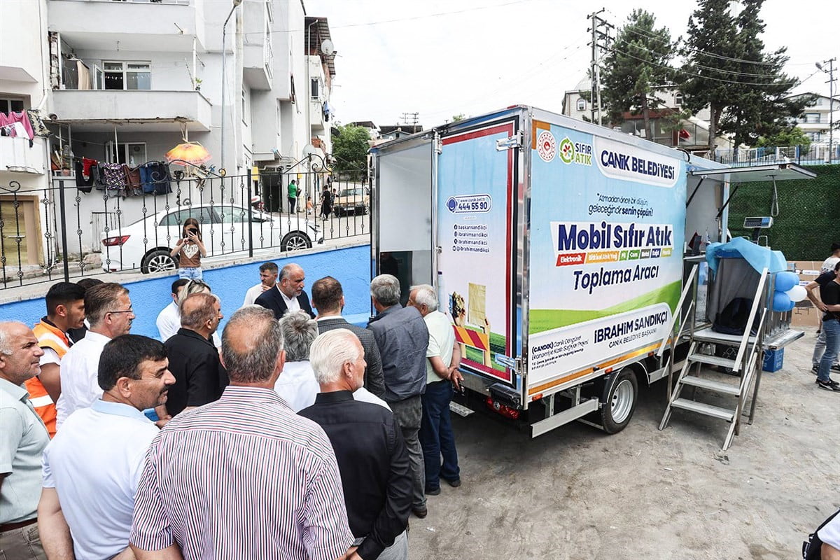 CANİK BELEDİYE BAŞKANI İBRAHİM SANDIKÇI, CANİK SIFIR ATIK MARKETİ'NİN ARDINDAN SIFIR ATIK...