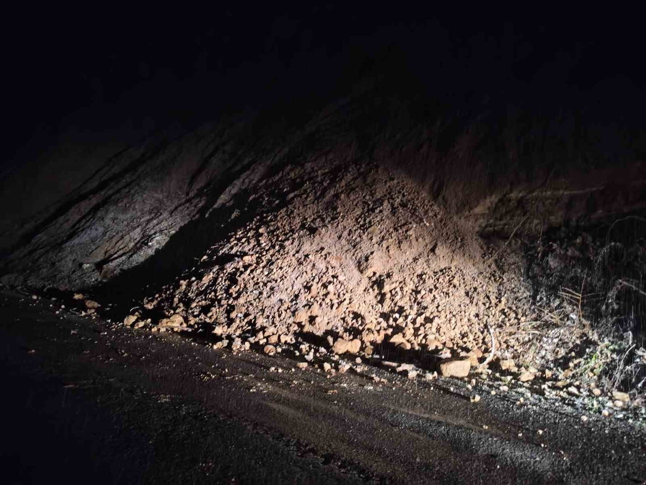 ÇAYCUMA'DA HEYELAN TRAFİK AKIŞINI DURDURDU