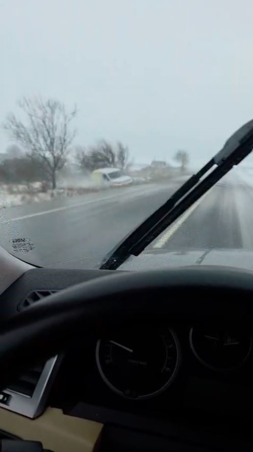 CEP TELEFONU KAMERASIYLA KAYDEDİLEN KAZA ANI