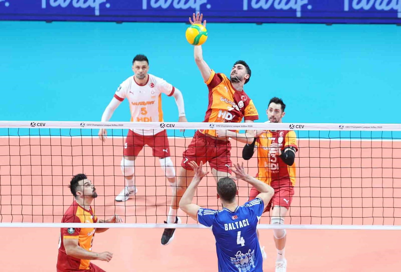 CEV ŞAMPİYONLAR LİGİ’NİN 4. HAFTASINDA GALATASARAY, SAHASINDA HALKBANK'I 3-1 MAĞLUP ETTİ.