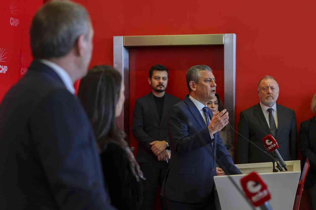 CHP GENEL BAŞKANI ÖZGÜR ÖZEL, DEM PARTİ EŞ GENEL BAŞKANLARI TUNCAY BAKIRHAN VE TÜLAY HATİMOĞULLARI...