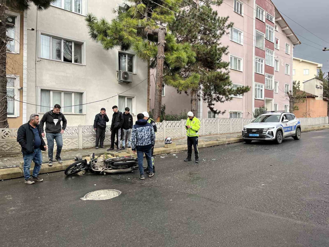 ÇORLU’DA KAMYONETLE MOTOSİKLETİN ÇARPIŞTIĞI KAZA KAMERADA
