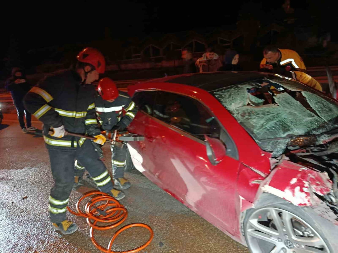 ÇORUM BELEDİYESİ İTFAİYE EKİPLERİ, 2025 YILINDA 922 YANGIN VE 425 KURTARMA OLAYINA MÜDAHALE...