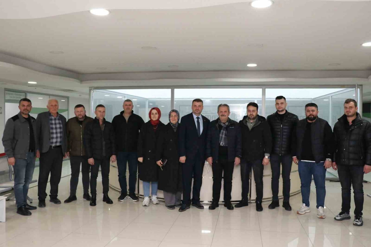 CUMAYERİ ESNAF VE SANATKARLAR ODASI BAŞKAN ADAYI AYDIN GARİP VE BERABERİNDEKİ HEYET, CUMAYERİ...