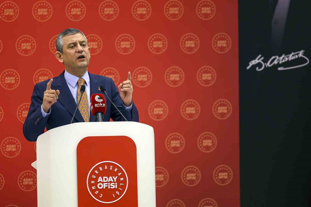 CUMHURİYET HALK PARTİSİ (CHP) GENEL BAŞKANI ÖZGÜR ÖZEL, "KREŞTEKİ GÖRÜNTÜLERE GÖRE HİÇBİR TEMAS...