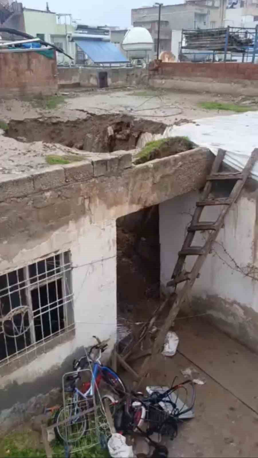 DAMIN ÇÖKTÜĞÜ BÖLÜM KULLANILAMAZ HALE GELDİ