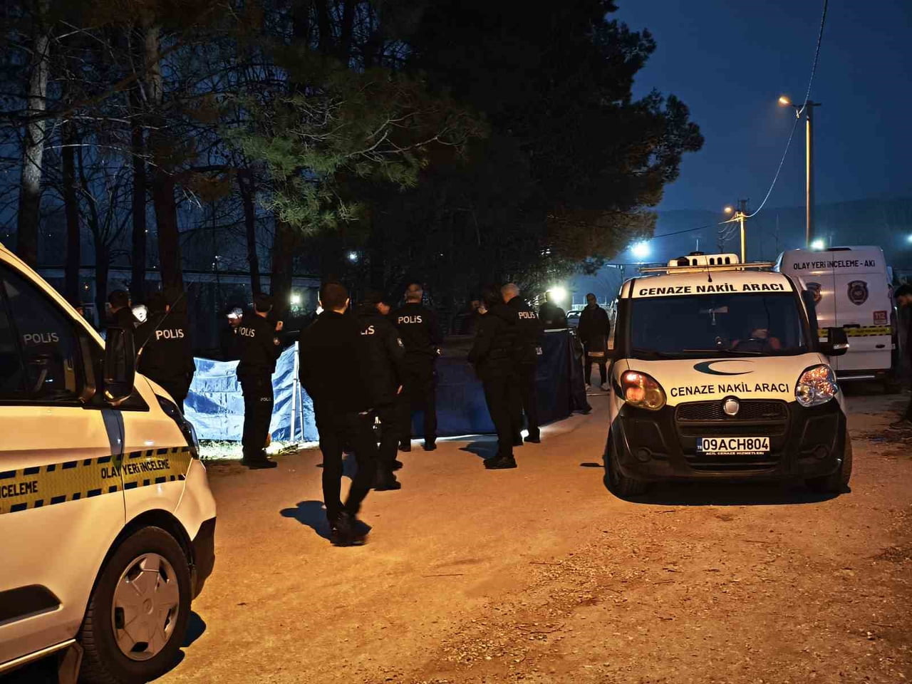 DENİZLİ’DE ÇARŞI VE MAHALLE BEKÇİSİ OLARAK GÖREV YAPAN 36 YAŞINDAKİ GENÇ, OTOMOBİLİNDE KAFASINDAN...