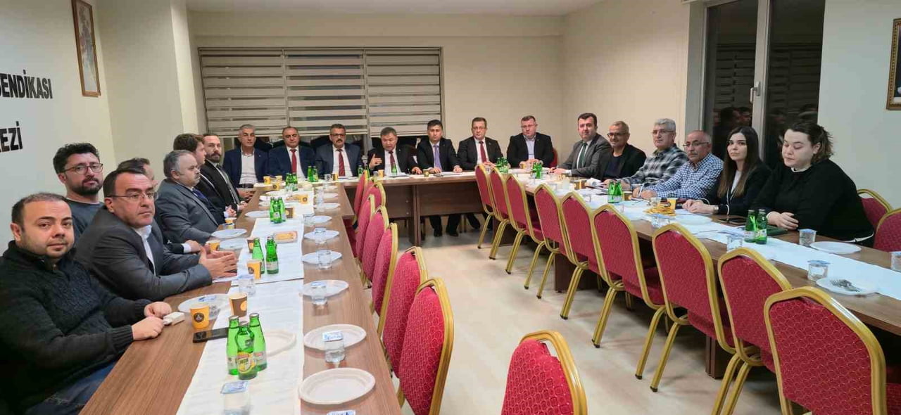 DEVLET MEMURLARI KONFEDERASYONU GENEL SEKRETERİ TUNCAY CENGİZ, "BAŞTA VERGİ MÜFETTİŞLERİ OLMAK...