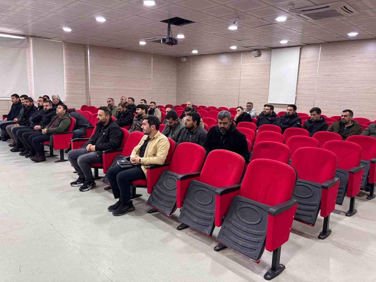 DİCLE İLÇE MİLLİ EĞİTİM MÜDÜRLÜĞÜ’NE BAĞLI BAĞLI TÜM OKUL VE KURUM MÜDÜRLERİNİN KATILIM SAĞLADIĞI...