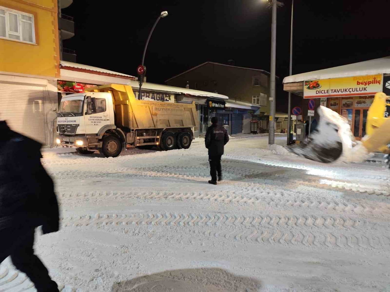 DİYADİN’DE KARLA MÜCADELE MESAİSİ