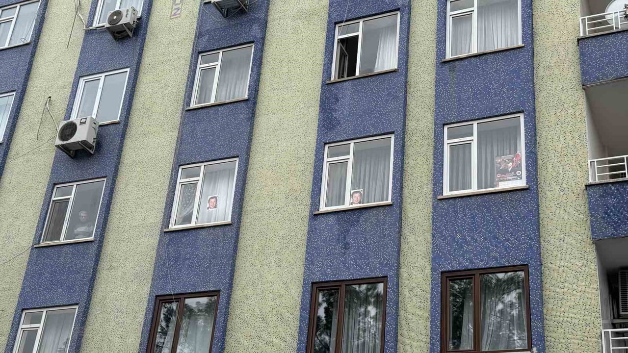 DİYARBAKIR'DA UĞRADIĞI SALDIRIDA BERABERİNDEKİ 5 SİLAH ARKADAŞIYLA ŞEHİT OLAN EMNİYET MÜDÜRÜ ALİ...