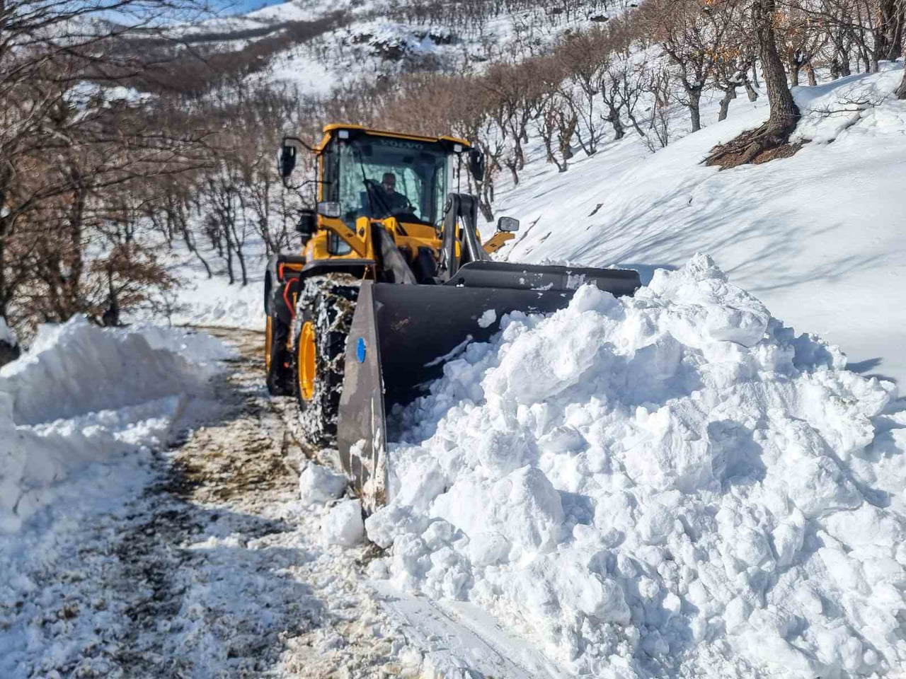 DİYARBAKIR BÜYÜKŞEHİR BELEDİYESİ, 29 ARALIK’TA BAŞLAYAN KAR YAĞIŞININ ARDINDAN KIRSAL MAHALLELERDE...