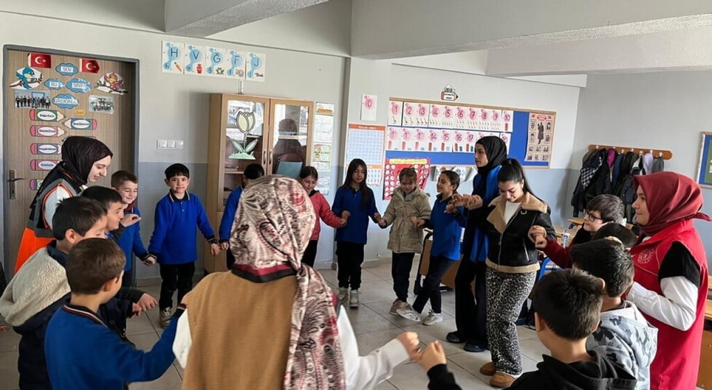 DPÜ ŞAPHANE MYO’DAN GEDİZ’DE 'TUTUM, YATIRIM VE TÜRK MALLARI HAFTASI' ETKİNLİĞİ