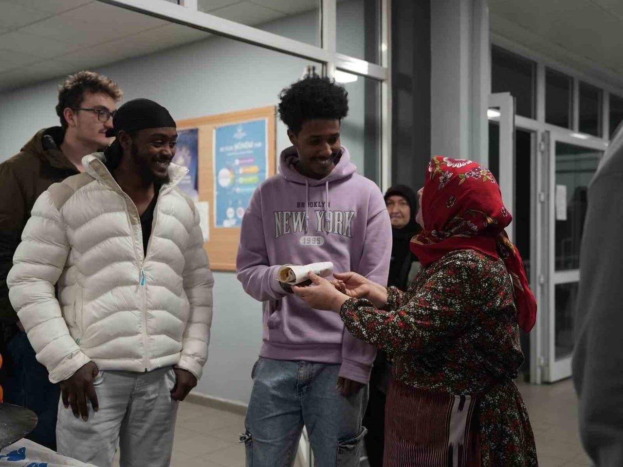 DÜZCE BELEDİYESİ VE DÜZCE KENT KONSEYİ İŞ BİRLİĞİ İLE DÜZCE ÜNİVERSİTESİ’NDE "ANNE ELİ"...