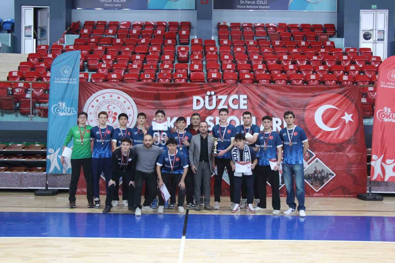 DÜZCE GENÇLİK VE SPOR İL MÜDÜRLÜĞÜ TARAFINDAN ORGANİZE EDİLEN OKUL SPORLARI GENÇ ERKEKLER FUTSAL...