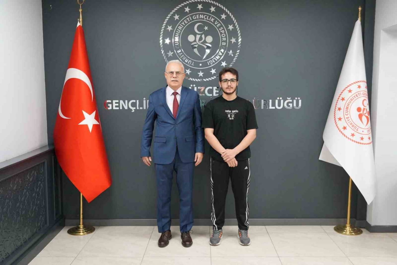 DÜZCE GENÇLİK VE SPOR İL MÜDÜRLÜĞÜNE BAĞLI AVNİ AKYOL YURDU’NDA KONAKLAYAN ÖĞRENCİ ALİ RIZA ARGUN...