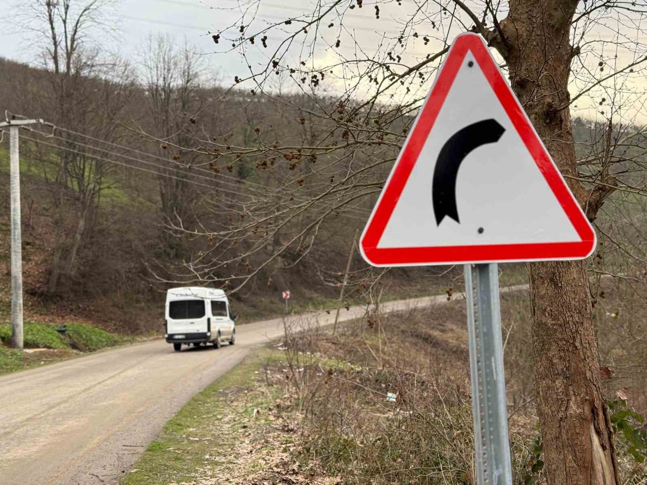DÜZCE İL ÖZEL İDARESİ YOL VE ULAŞIM HİZMETLERİ MÜDÜRLÜĞÜ EKİPLERİ TARAFINDAN, DOKUZDEĞİRMEN...